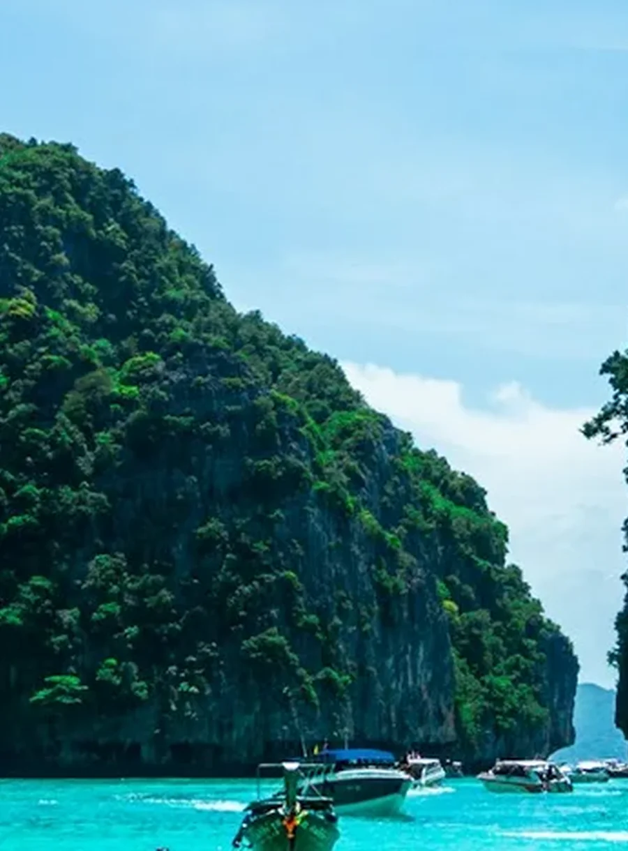 Krabi limestone cliffs and turquoise bay